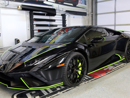 Lamborghini Hurracan Black with Green